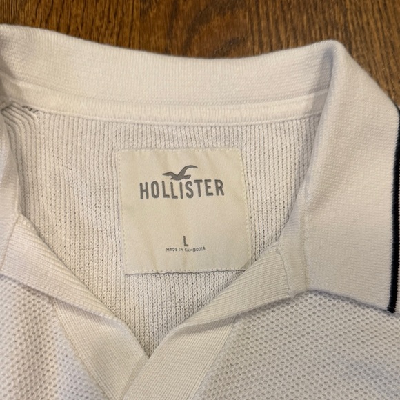 Hollister White Knit Polo with Black Trim - Picture 2 of 4